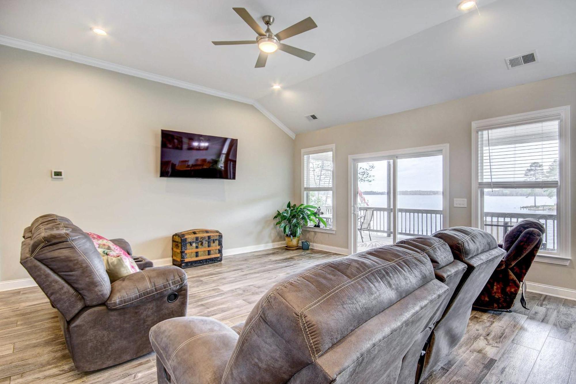 Lakefront Leesville Retreat With Private Dock! Lake Murray Shores Ngoại thất bức ảnh